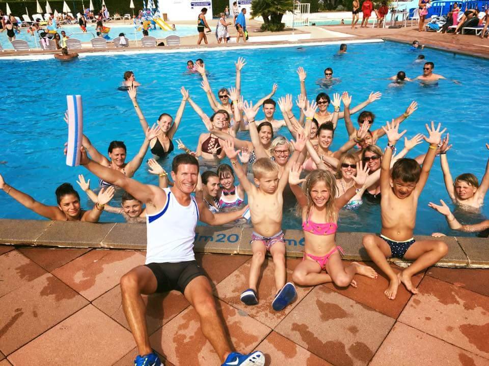 Cours d'aquagym en piscine
